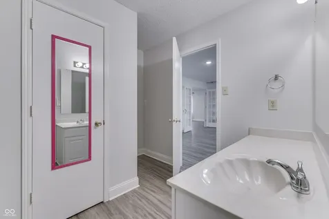 6613 Sonesta Drive Indianapolis IN 46217