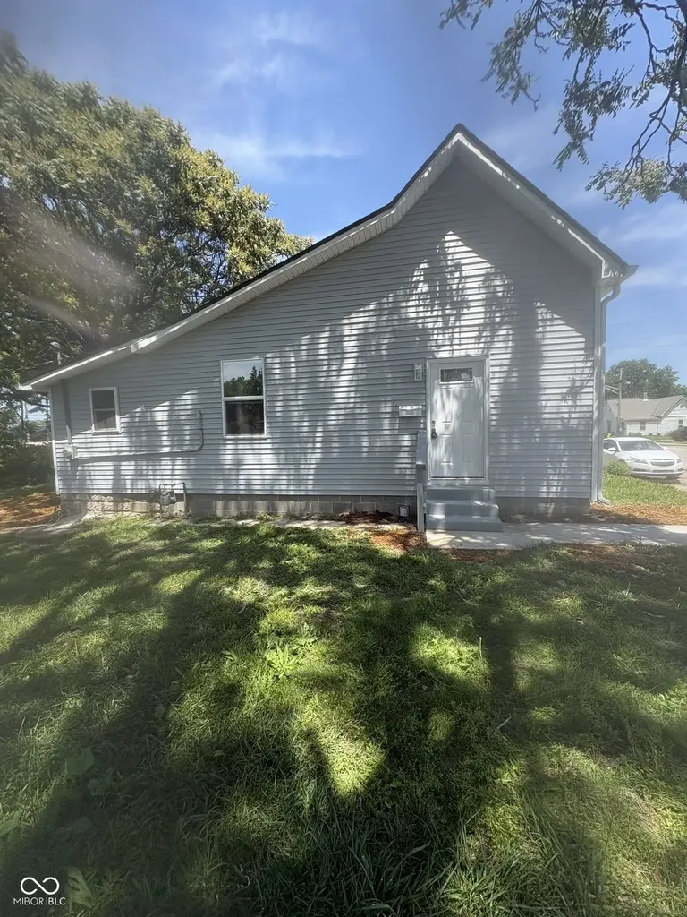 1314 S Pershing Avenue Indianapolis IN 46221