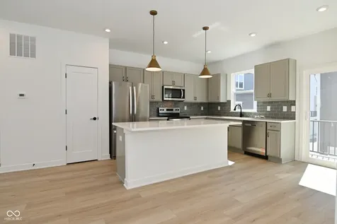 2434 Winthrop Avenue Indianapolis IN 46205