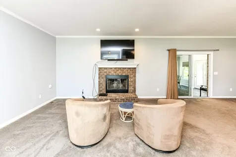 6425 N 900 W Elwood IN 46036