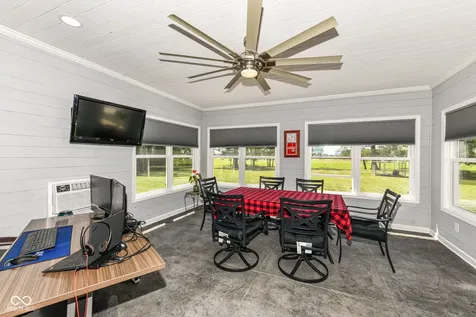 6425 N 900 W Elwood IN 46036