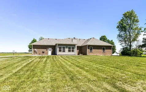 6425 N 900 W Elwood IN 46036
