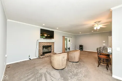 6425 N 900 W Elwood IN 46036
