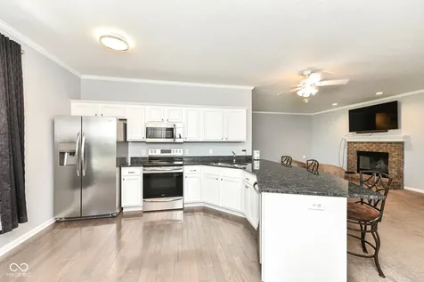 6425 N 900 W Elwood IN 46036