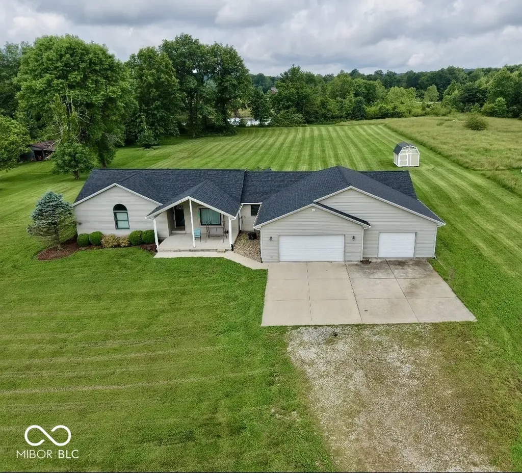 4000 S 550 W Columbus IN 47201