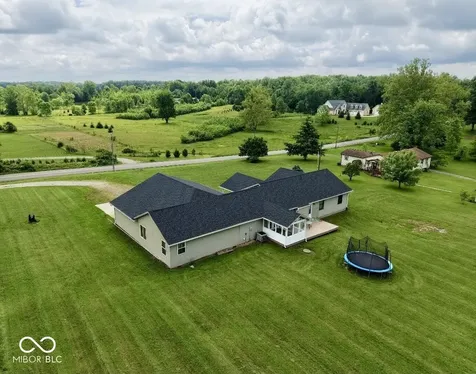 4000 S 550 W Columbus IN 47201