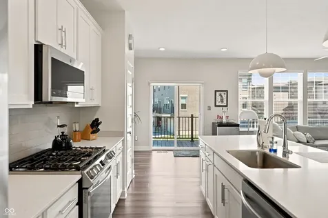 896 Yorkshire Lane Zionsville IN 46077