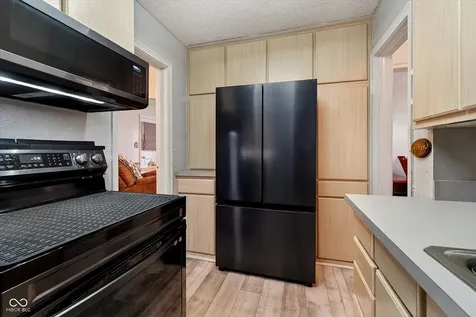 1530 E 49th Street Indianapolis IN 46205