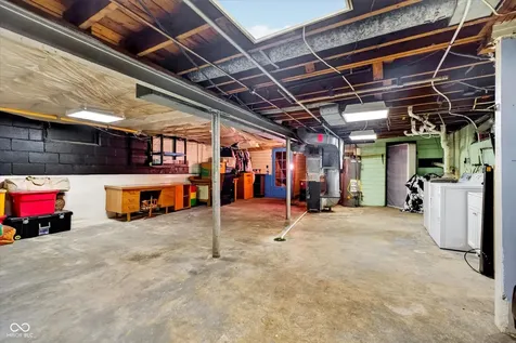 1530 E 49th Street Indianapolis IN 46205