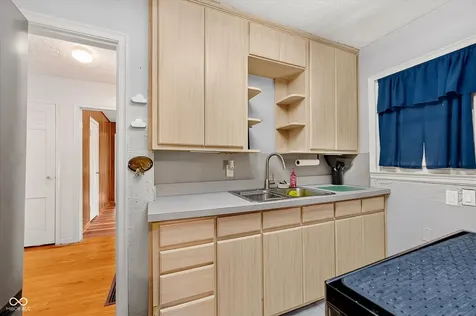 1530 E 49th Street Indianapolis IN 46205