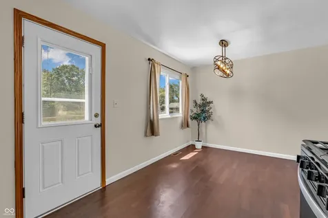 4546 Laclede Street Indianapolis IN 46221