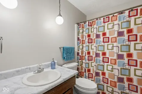 2924 Fox Pointe Drive Columbus IN 47203