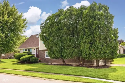 2924 Fox Pointe Drive Columbus IN 47203