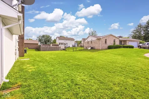 2924 Fox Pointe Drive Columbus IN 47203