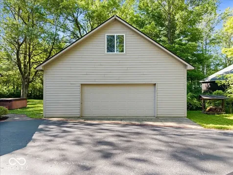 9365 E 200 S Zionsville IN 46077