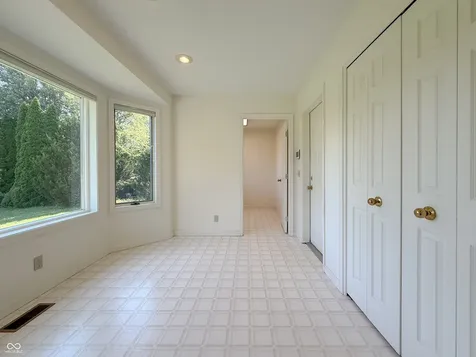 4820 E 800 N Columbus IN 47203