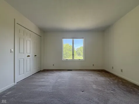 4820 E 800 N Columbus IN 47203