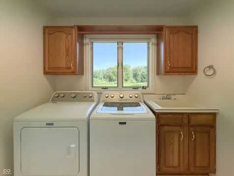 4820 E 800 N Columbus IN 47203