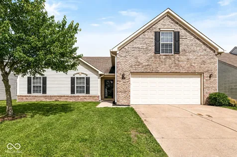 2747 Foxbriar Place Indianapolis IN 46203
