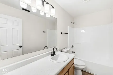 2747 Foxbriar Place Indianapolis IN 46203