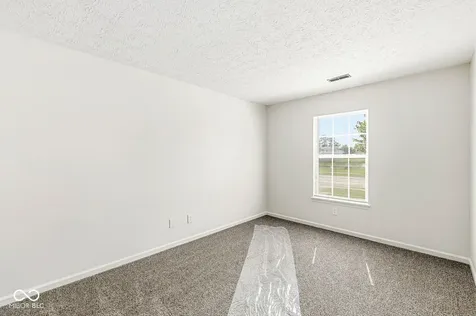 2747 Foxbriar Place Indianapolis IN 46203