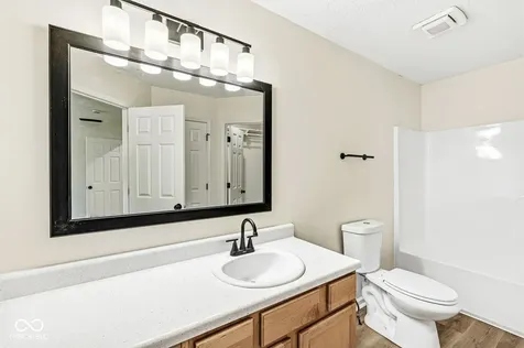 2747 Foxbriar Place Indianapolis IN 46203