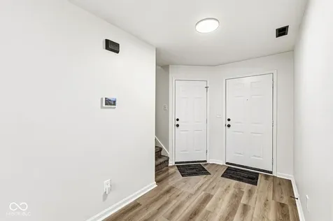 2747 Foxbriar Place Indianapolis IN 46203