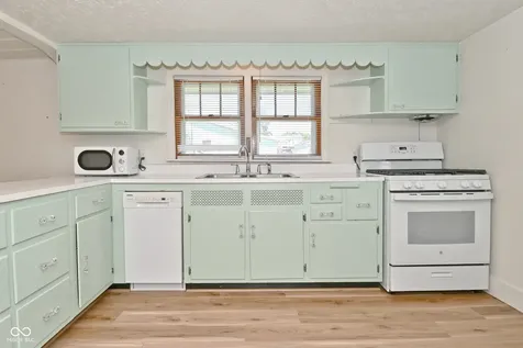 118 N 8th Street Middletown IN 47356