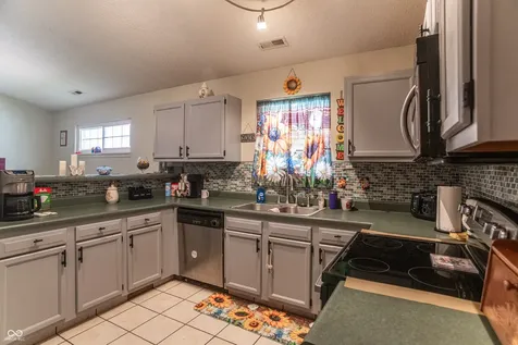 5402 Cradle River Court Indianapolis IN 46221