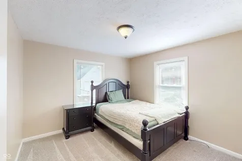 4560 Stratford Avenue Indianapolis IN 46201