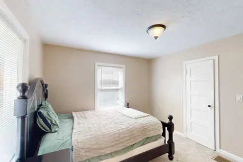 4560 Stratford Avenue Indianapolis IN 46201