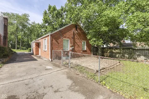 4560 Stratford Avenue Indianapolis IN 46201