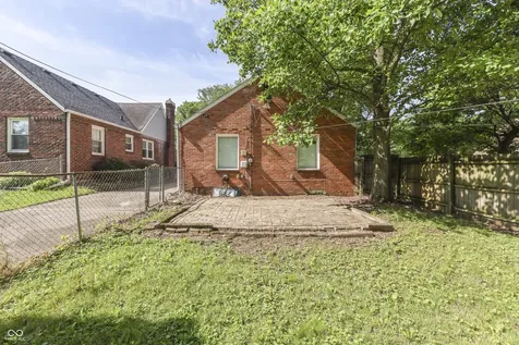 4560 Stratford Avenue Indianapolis IN 46201