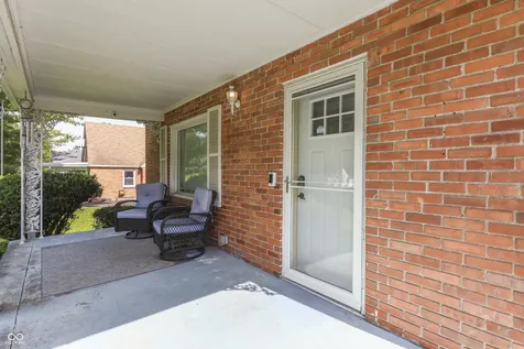 4560 Stratford Avenue Indianapolis IN 46201