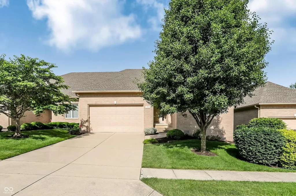 1472 Heron Ridge Boulevard Greenwood IN 46143