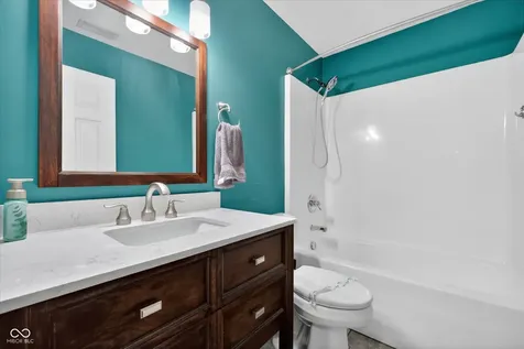816 Heatherwood Drive Greenwood IN 46143