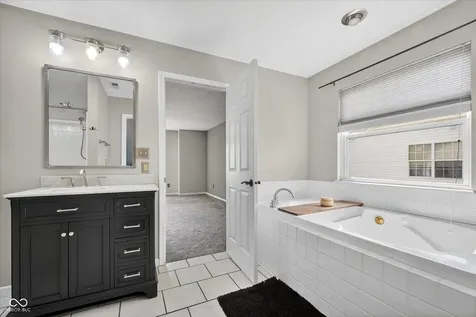 816 Heatherwood Drive Greenwood IN 46143