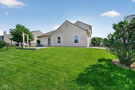 816 Heatherwood Drive Greenwood IN 46143