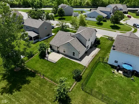 816 Heatherwood Drive Greenwood IN 46143