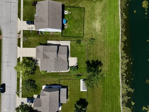 816 Heatherwood Drive Greenwood IN 46143