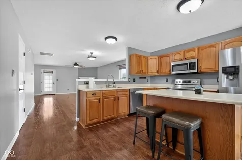 816 Heatherwood Drive Greenwood IN 46143