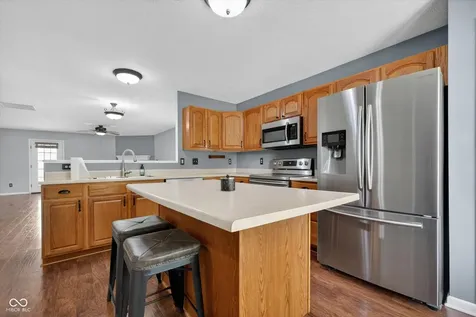 816 Heatherwood Drive Greenwood IN 46143