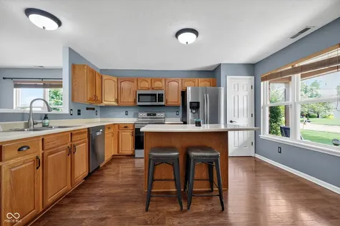 816 Heatherwood Drive Greenwood IN 46143