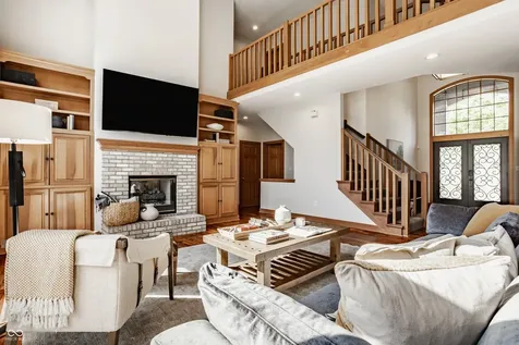 2691 Deer Run Zionsville IN 46077