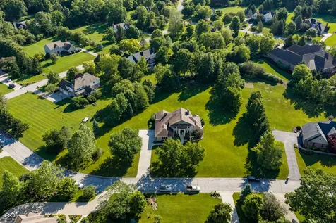 2691 Deer Run Zionsville IN 46077