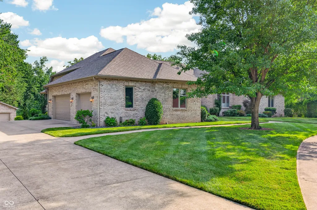 3355 W Carr Hill Road Columbus IN 47201