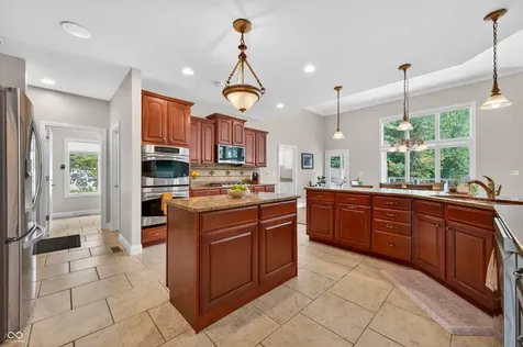 3355 W Carr Hill Road Columbus IN 47201