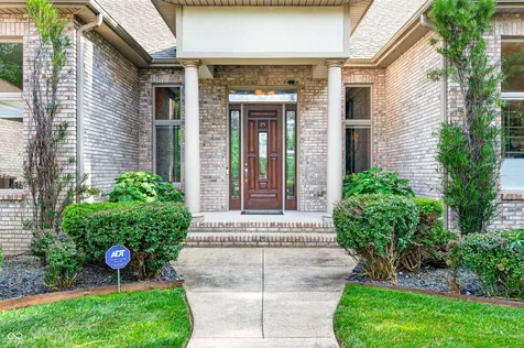 3355 W Carr Hill Road Columbus IN 47201
