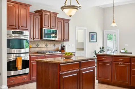 3355 W Carr Hill Road Columbus IN 47201