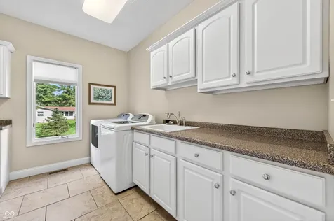 3355 W Carr Hill Road Columbus IN 47201